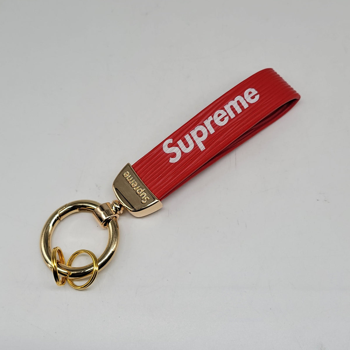 brand new supreme red pendant with calf leather keychain key ring 
