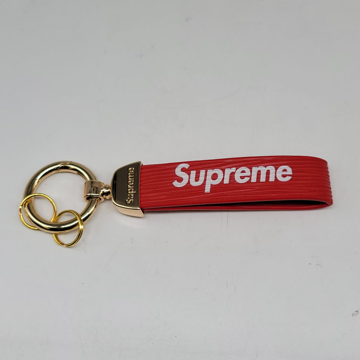 brand new supreme red pendant with calf leather keychain key ring 